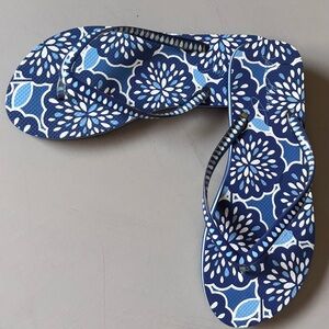 VERA BRADLEY Petal Splash Floral Pattern Cobalt Blue Flip Flop Sandals